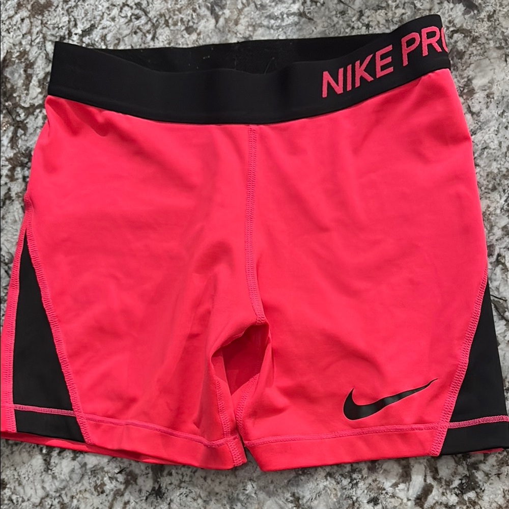 YOUTH Nike Pro Pink/black shorts *LIKE NEW*
